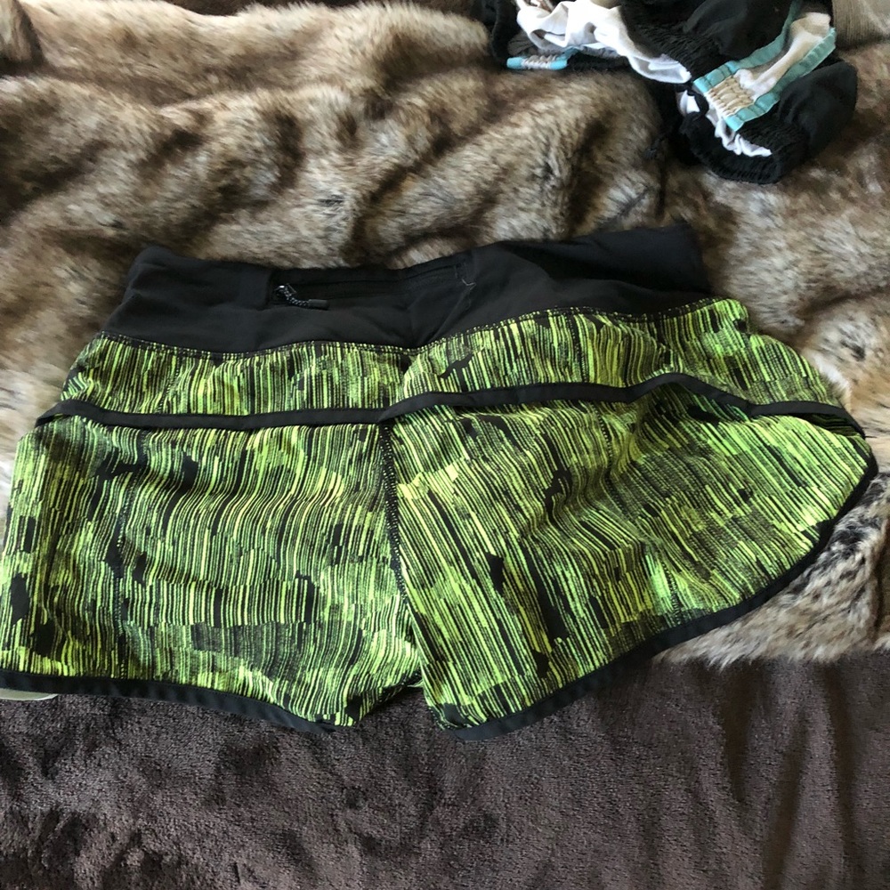 Lululemon Speed up Shorts 2.5